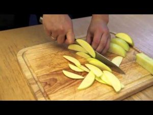 how do you cut apples for apple pie