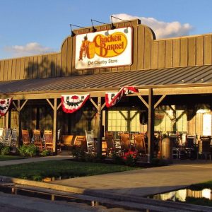 is cracker barrel open on thanksgiving