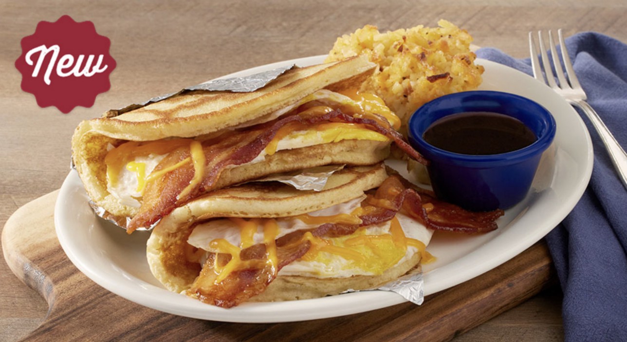 does cracker barrel serve breakfast all day
