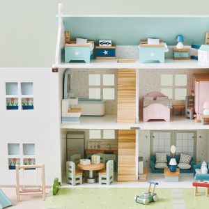 doll house with furniture