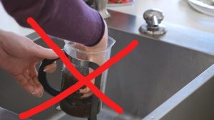 how to clean a french press