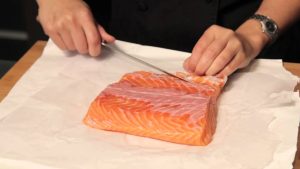 how to clean salmon