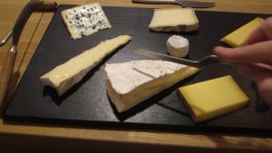 how to cut brie