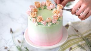 how can i decorate a cake