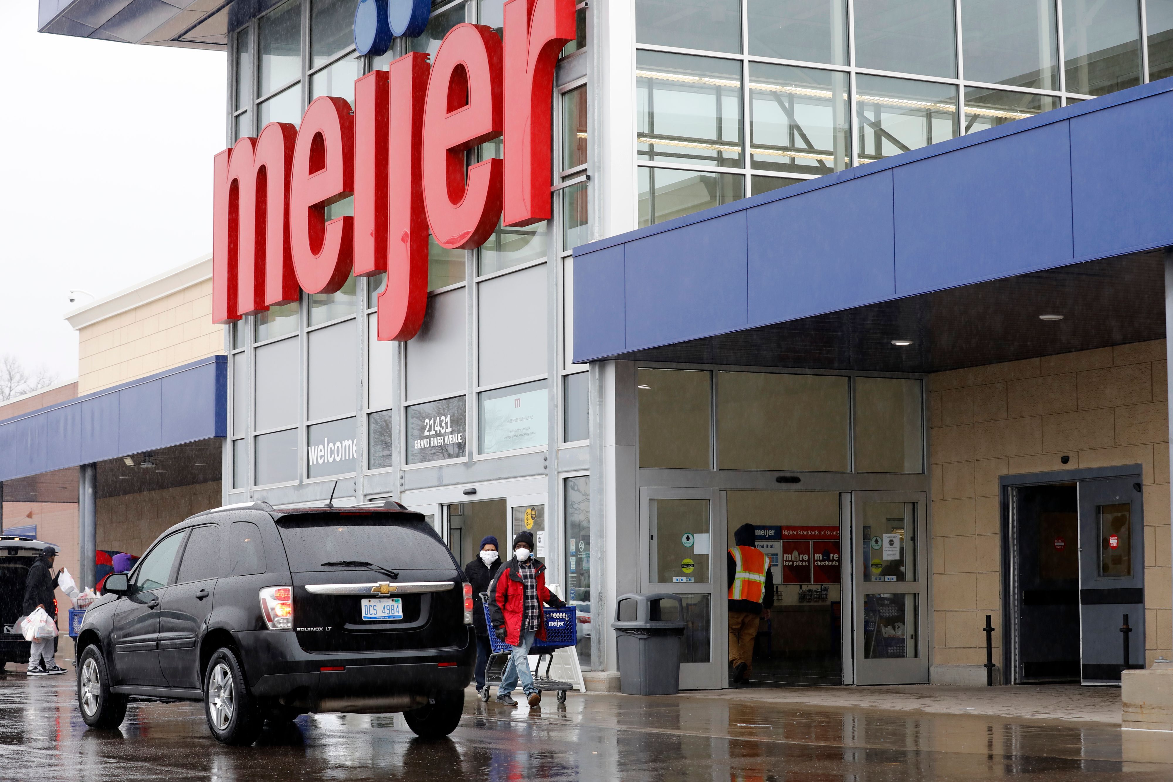 is meijer open on thanksgiving