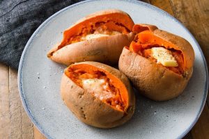 how to cook sweet potatoes in microwave