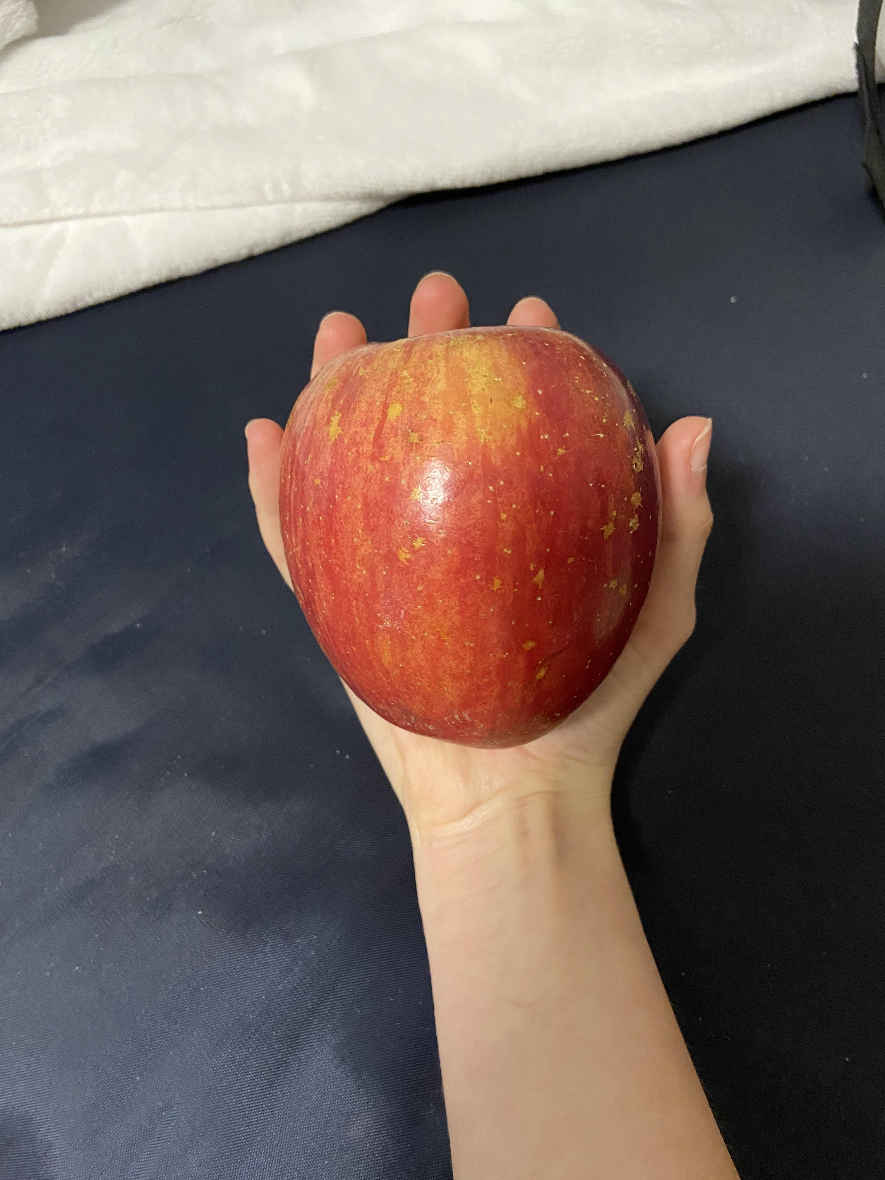 how many calories are in a big apple