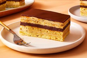 what is an opera cake
