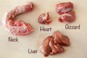what to do with turkey neck and giblets