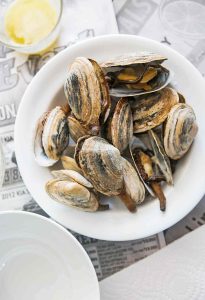 how long to steam clams