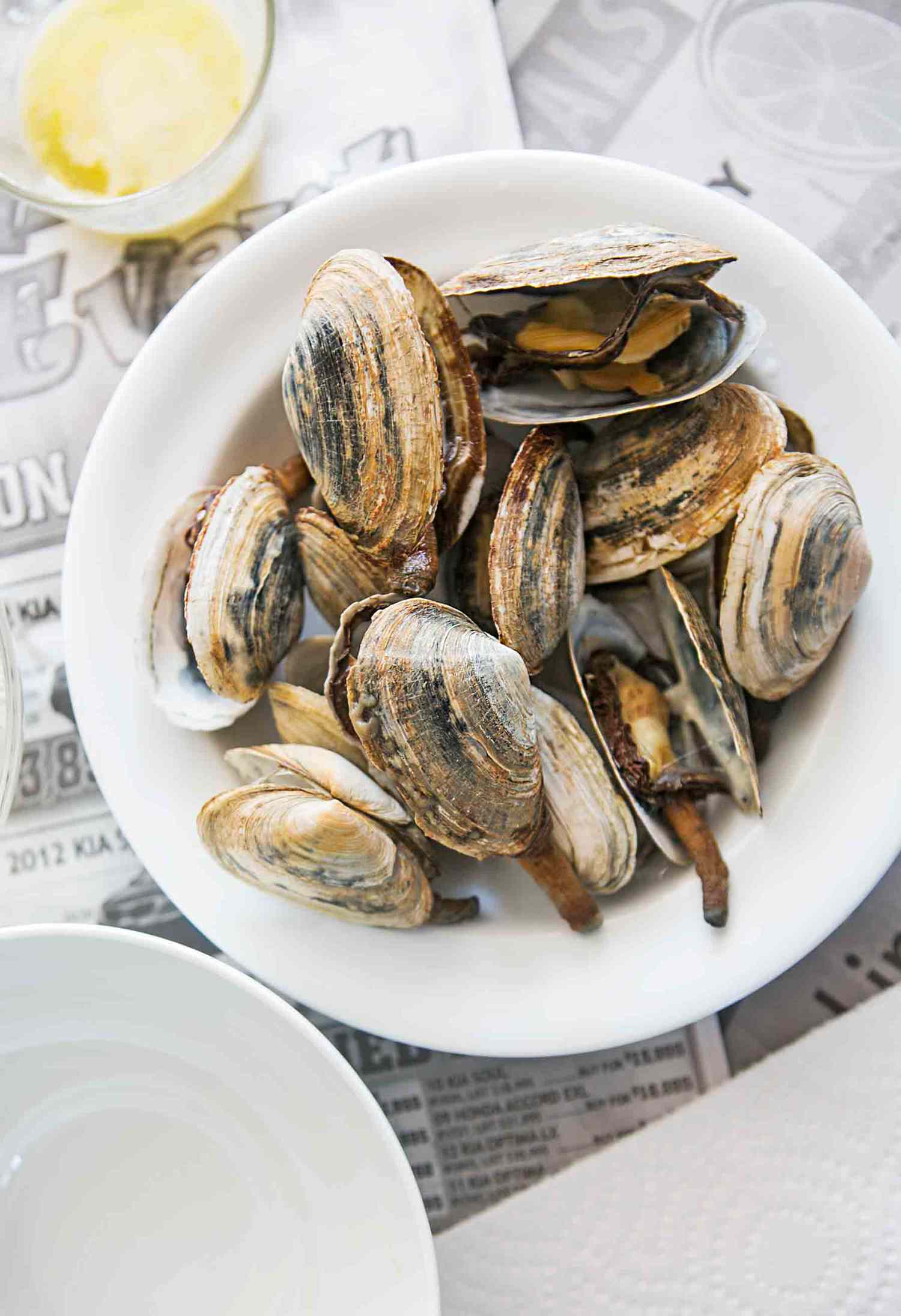 how long to steam clams