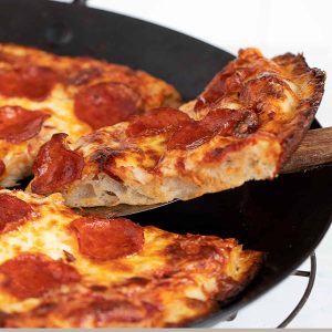 what is pan pizza