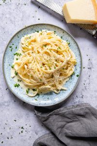 how do you make a creamy pasta sauce