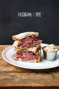 what goes on a pastrami sandwich