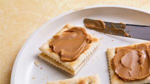 are saltine crackers healthy