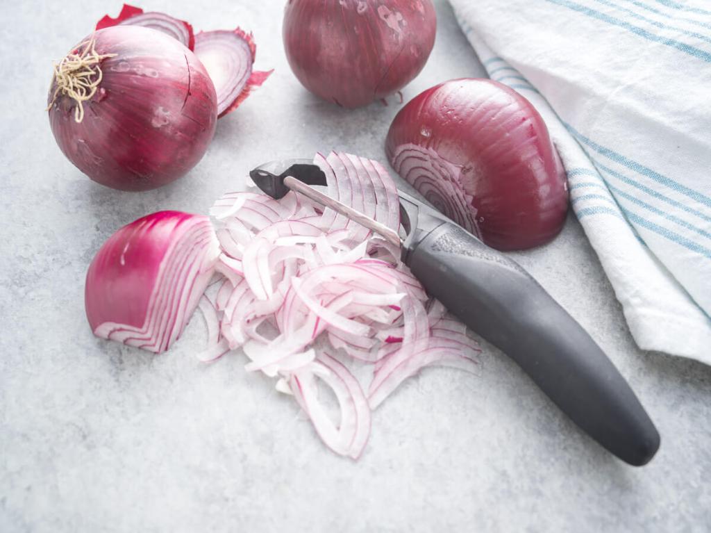 how do you thinly slice an onion