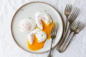 how do you cook poached eggs