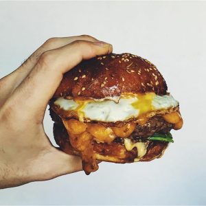 what sauce goes good with a burger with an egg