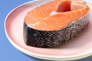 should you eat salmon skin