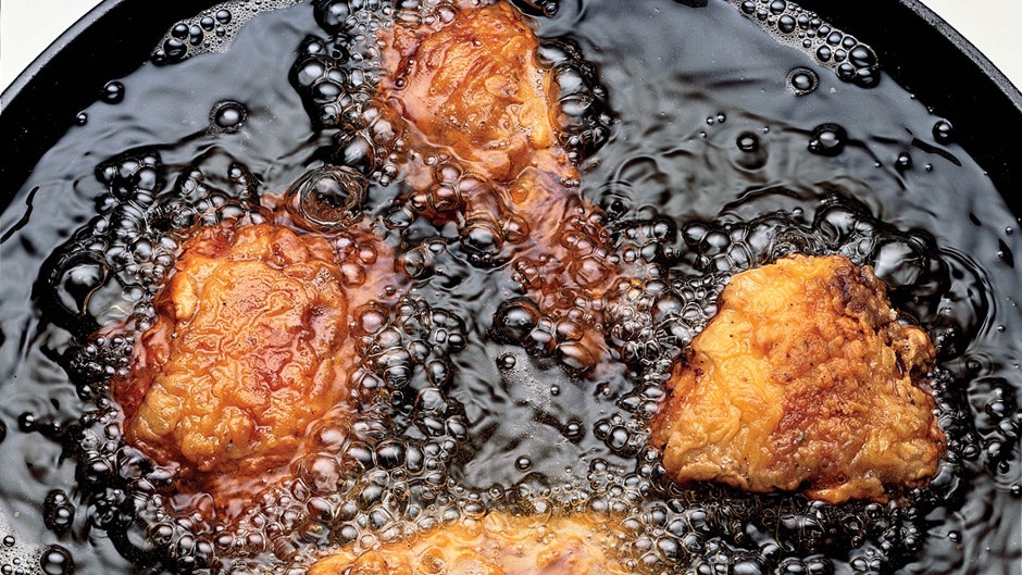 how to fry chicken in a pan with oil