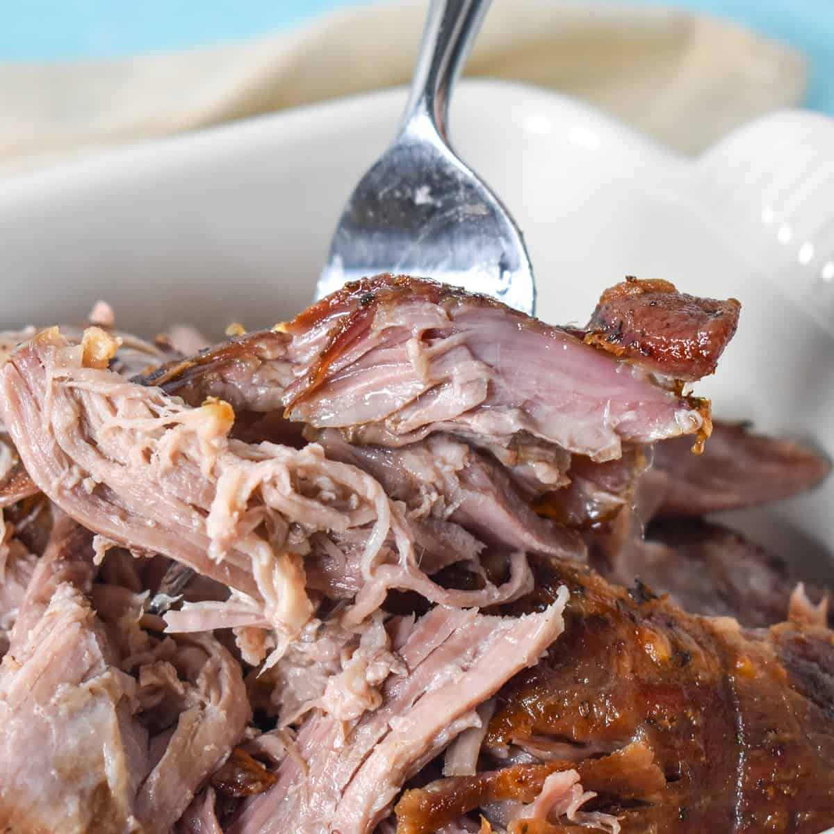 how to slow cook pork shoulder in slow cooker