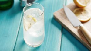 does sparkling water hydrate you