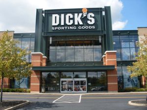 what time does dick’s sporting