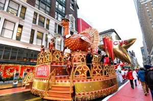 how to watch macys thanksgiving day parade