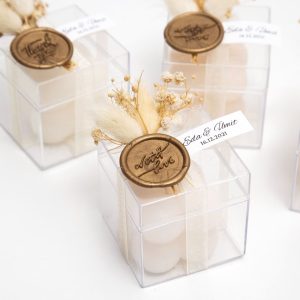 what are some unique guest gifts