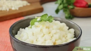 how to cook hominy