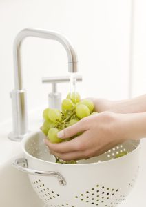 how to clean grapes
