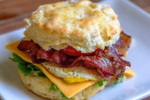 what to eat with biscuits