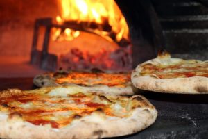 How Long to Cook Pizza in Oven: Ideal Temperature & Cooking Time Guide
