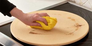 “How to Season a Pizza Stone: Essential Tips for Perfect Results”