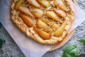 How to make the viral upside down puff pastry tart?