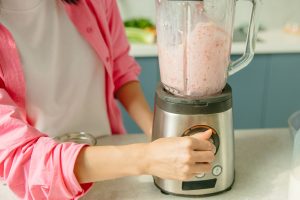 Does blending cottage cheese remove the grainy texture for healthy recipes?