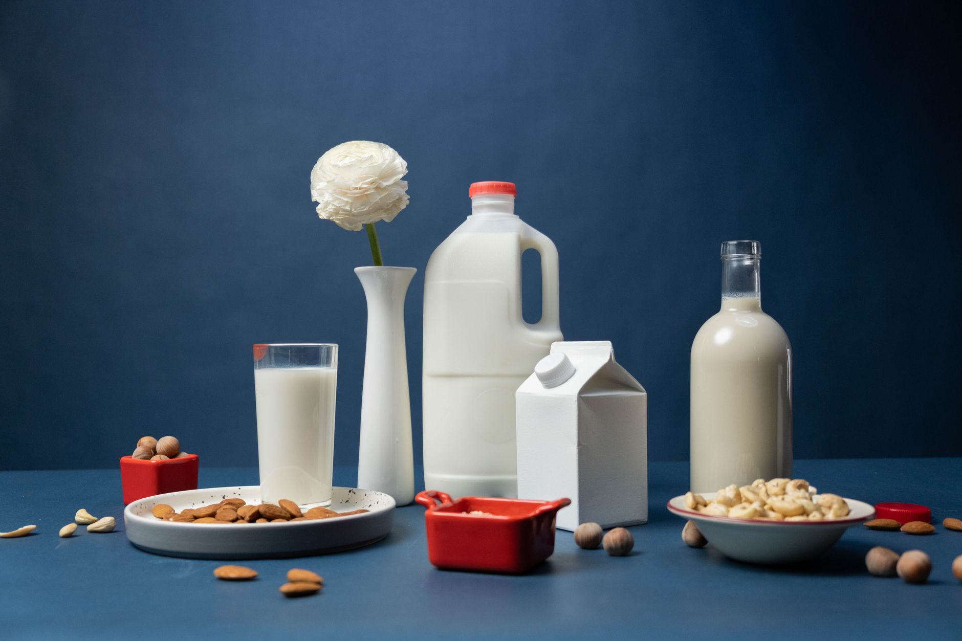 Why is raw milk illegal in some US states and is it safe to drink?