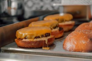 Smash Burgers: The Crispy-Bottomed Comeback Dominating American Diners in 2026