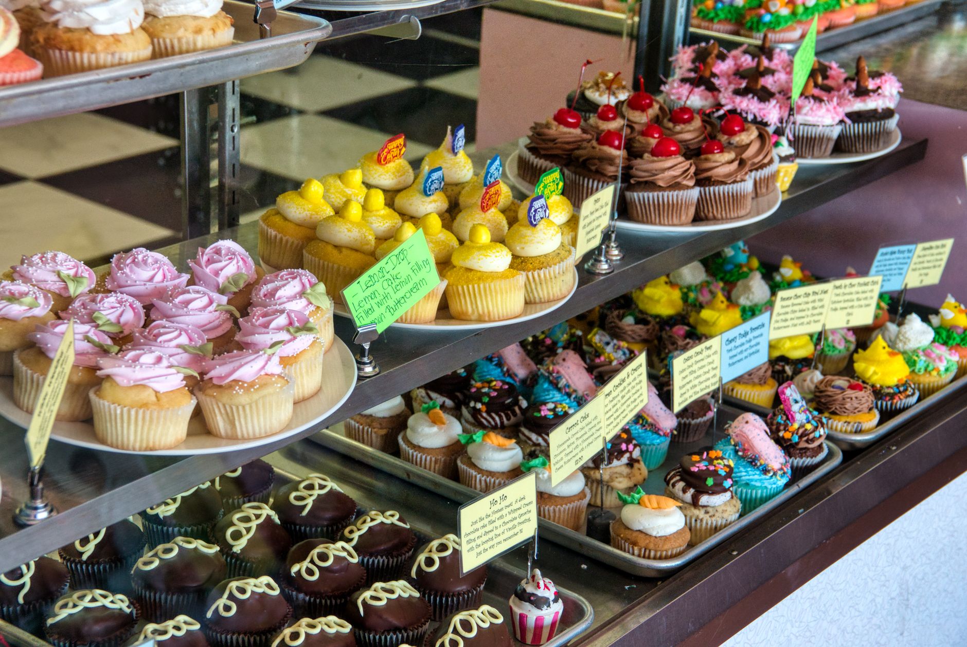 How to turn traditional store-bought cake mix into gourmet bakery-style cupcakes?